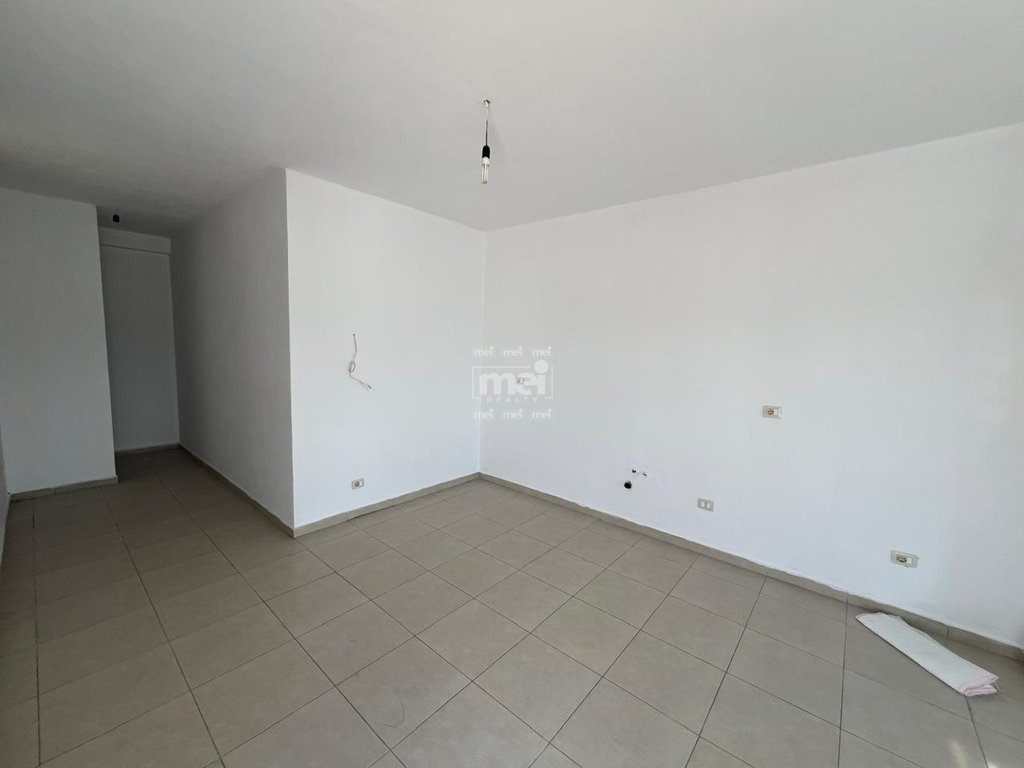 JEPET ME QIRA APARTAMENT 2+1+2 TEK ISH URT/ PER ZYRE!