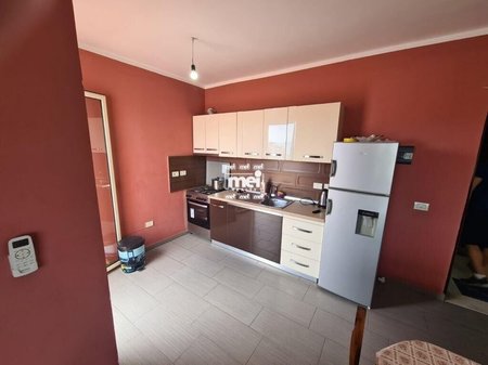 JEPET ME QIRA APARTAMENT  2+1 TE RROTA KUQE!