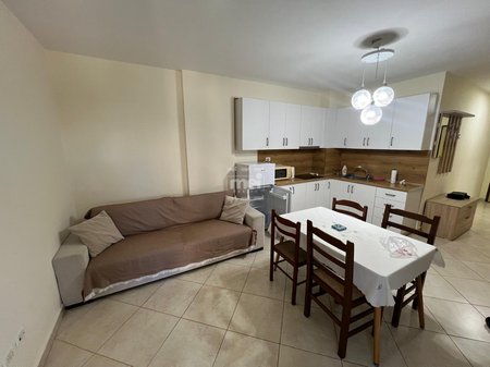 JEPET ME QIRA APARTAMENT 1+1 NE CURRILA!