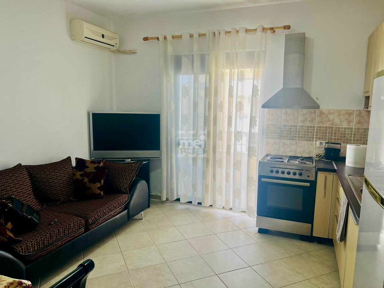 JEPET ME QIRA APARTAMENT ME PAMJE DETI, URA DAJLANIT!