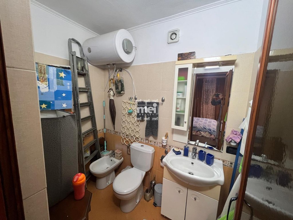 JEPET ME QIRA APARTAMENT 2+1+2 NE QENDER !