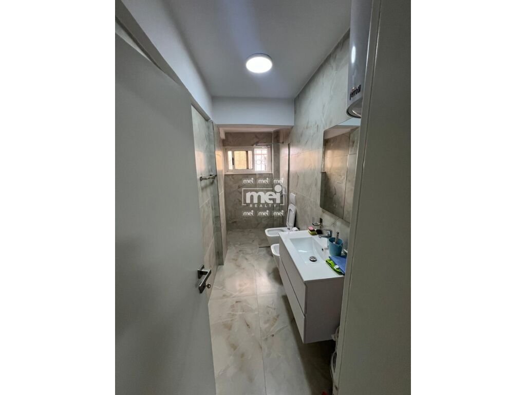 JEPET ME QIRA APARTMENT PER AMBIENT BIZNESI NE QENDER!