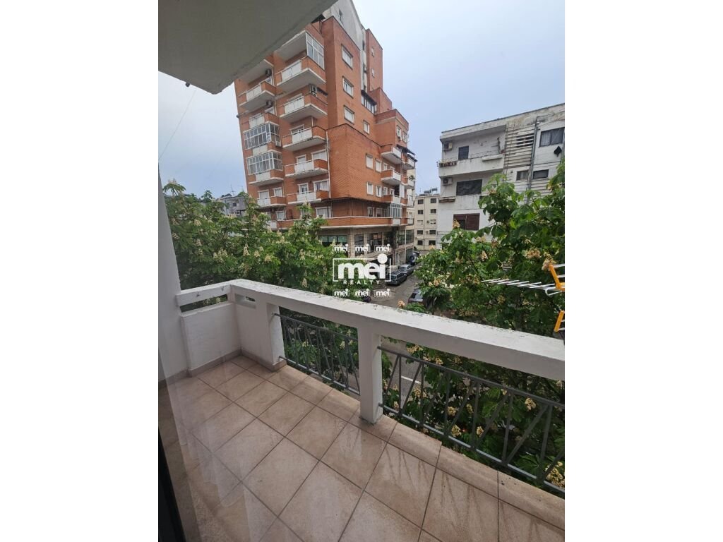 JEPET ME QIRA APARTAMENT 2+1 PRANE  MUZEUMIT!
