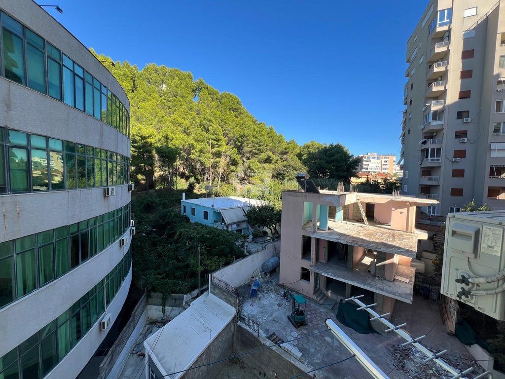 JEPET ME QIRA APARTAMENT 1+1 NE CURRILA!