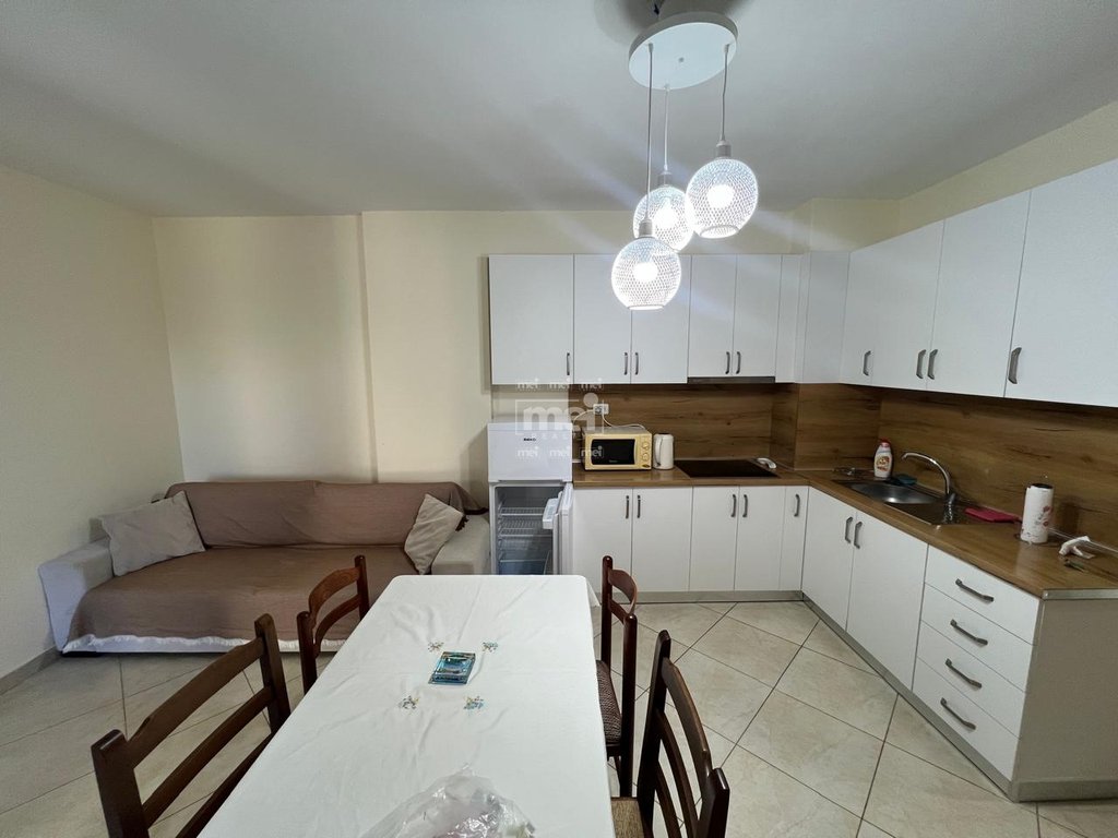 JEPET ME QIRA APARTAMENT 1+1 NE CURRILA!