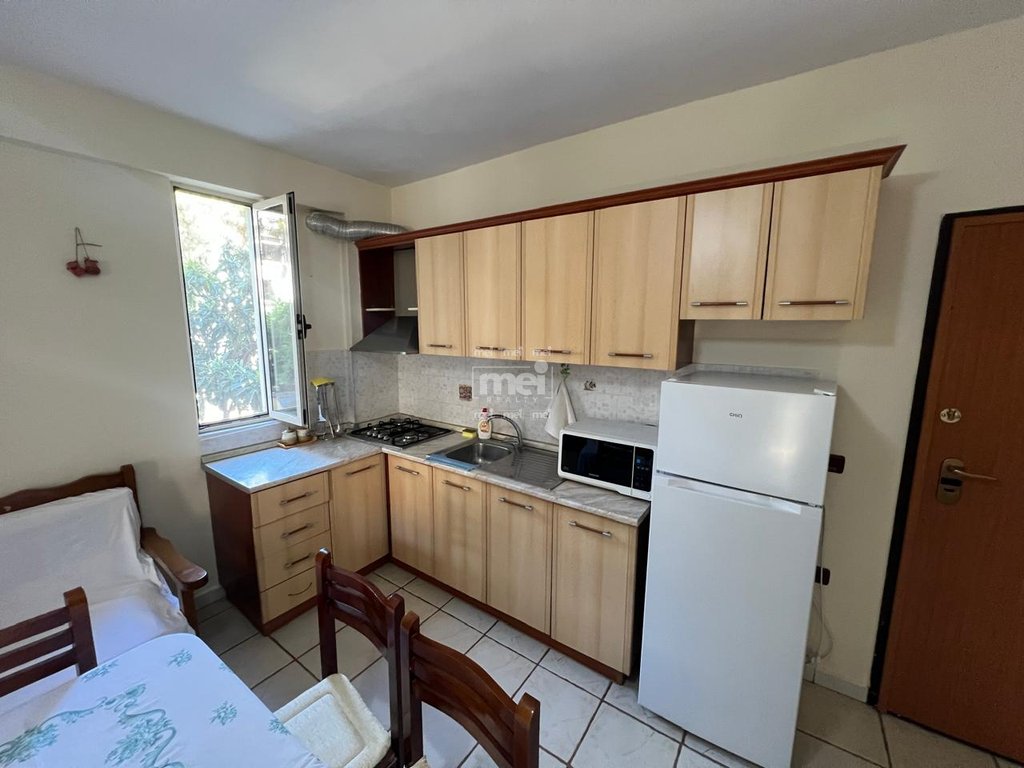 JEPET ME QIRA APARTAMENT 1+1 TEK SHKEMBI I KAVAJES!