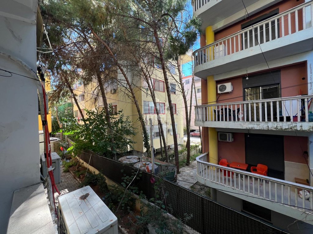 JEPET ME QIRA APARTAMENT 1+1 TEK SHKEMBI I KAVAJES!