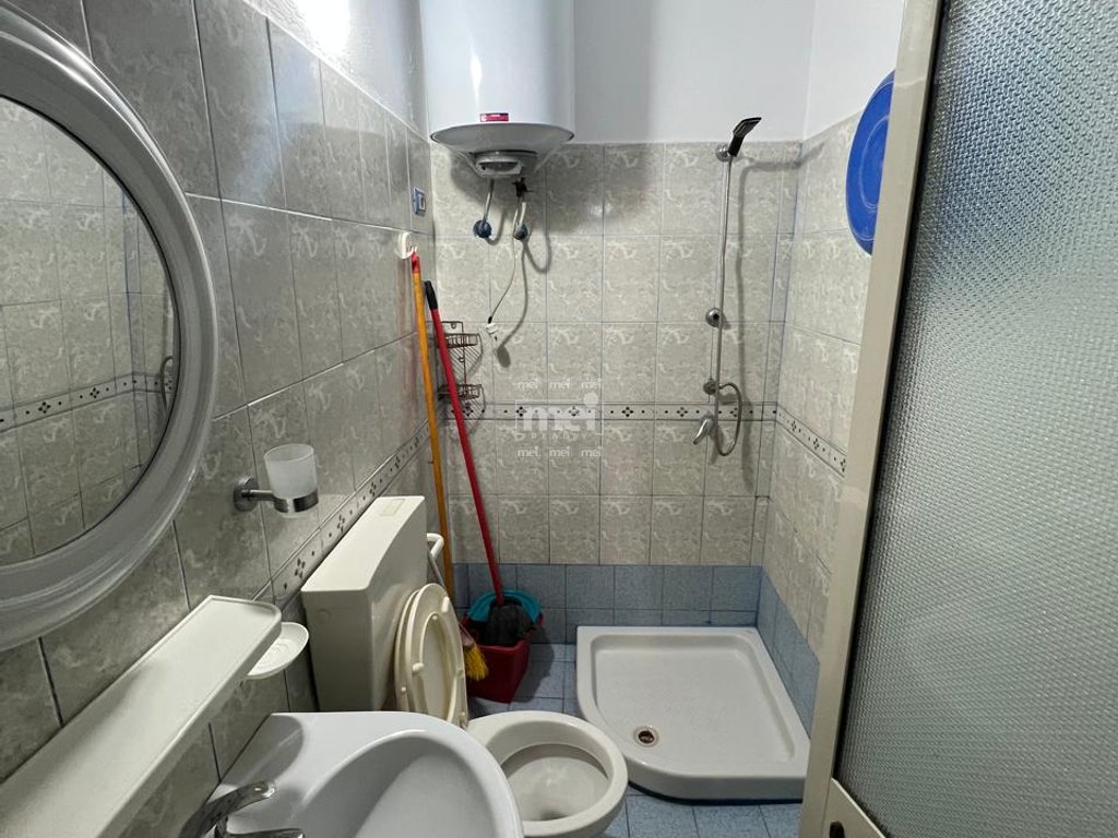 JEPET ME QIRA APARTAMENT 1+1 TEK SHKEMBI I KAVAJES!