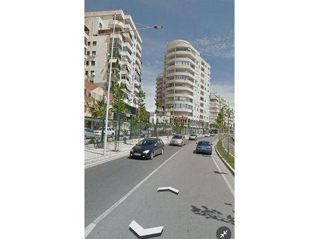 SI AFFITTO LOCALE COMMERCIALE IN ZONA NUOVA DEL PORTO!