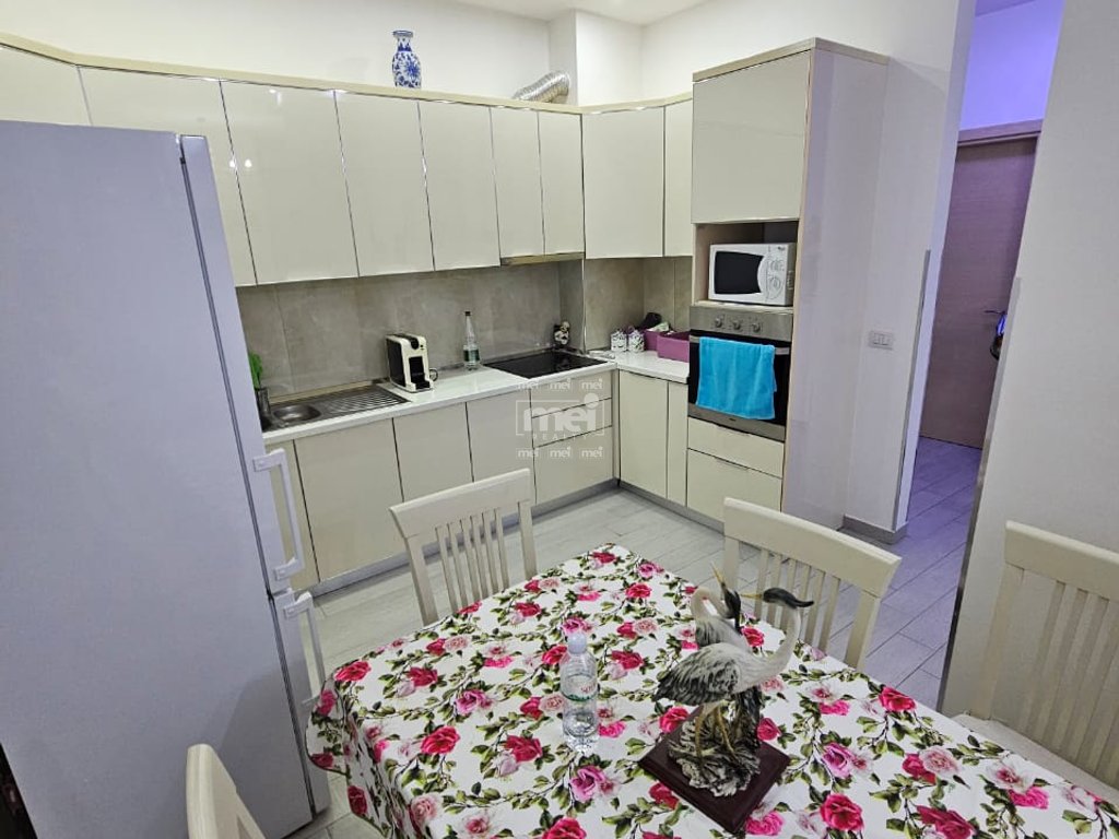 JEPET ME QIRA APARTAMENT 1+1 NE QENDER!