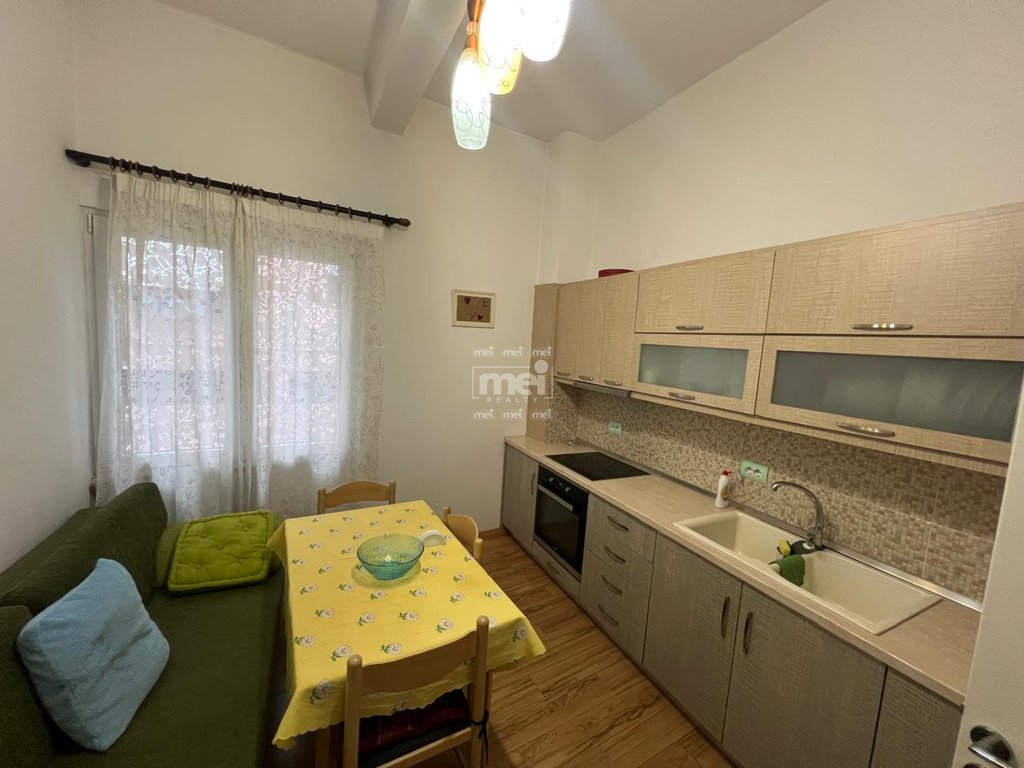 JEPET ME QIRA APARTAMENT  2+1 NE QENDER TE QYTETIT!