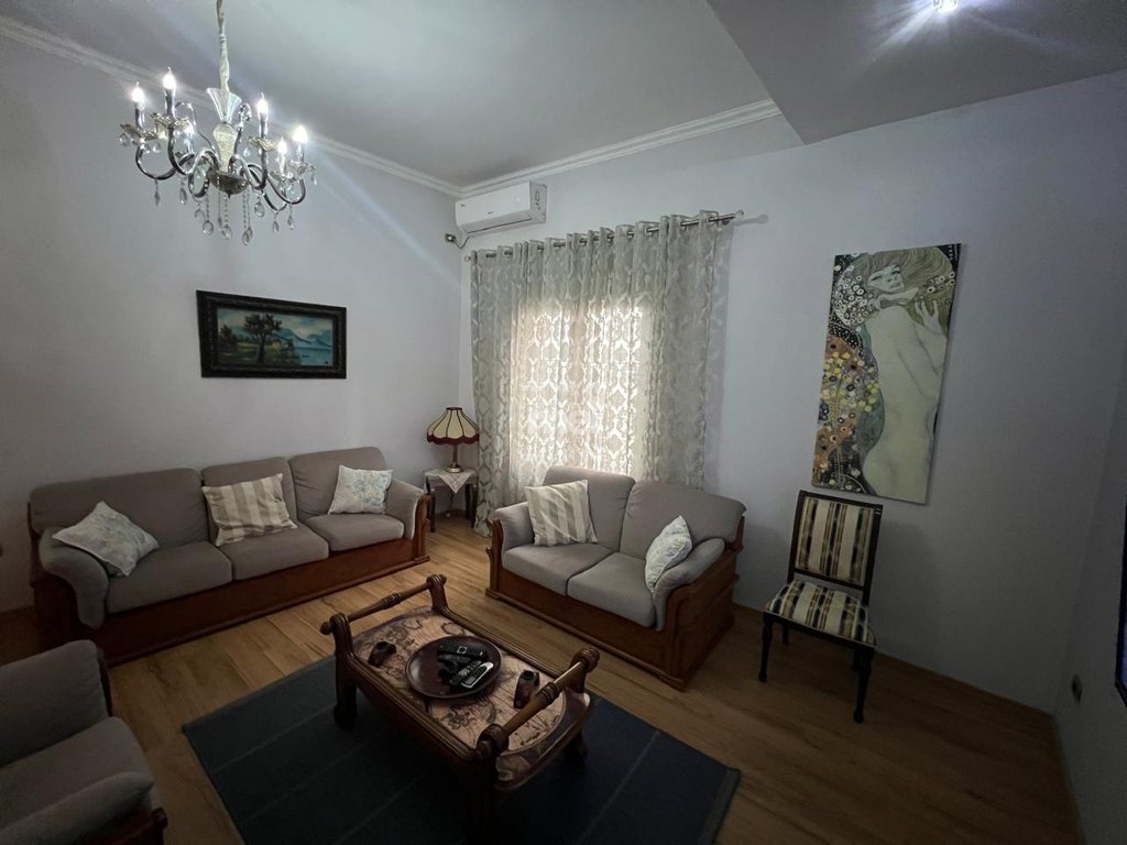 JEPET ME QIRA APARTAMENT  2+1 NE QENDER TE QYTETIT!