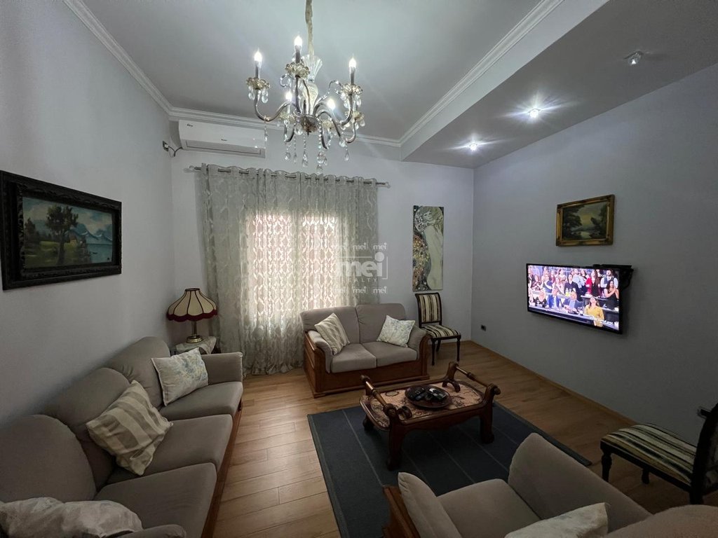 JEPET ME QIRA APARTAMENT  2+1 NE QENDER TE QYTETIT!