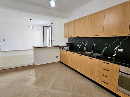 JEPET ME QIRA APARTAMENT 2+1 PRANE GJYKATES!