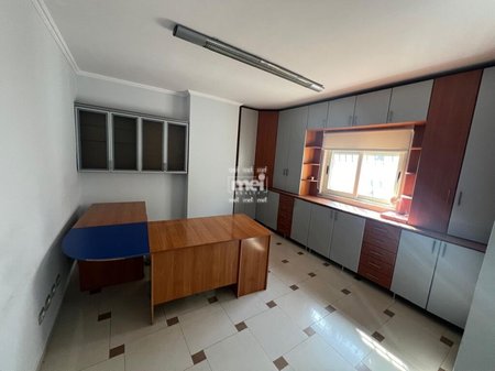 JEPET ME QIRA  AMBIENT BIZNESI PRANE TATIMEVE NE QENDER!