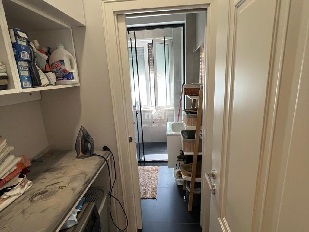 JEPET ME QIRA SUPER APARTAMENT 3+1+2 NE QENDER!
