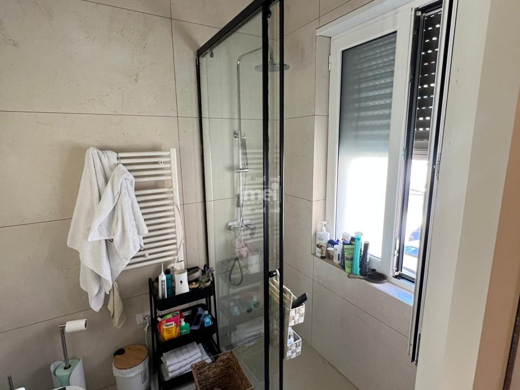 JEPET ME QIRA SUPER APARTAMENT 3+1+2 NE QENDER!