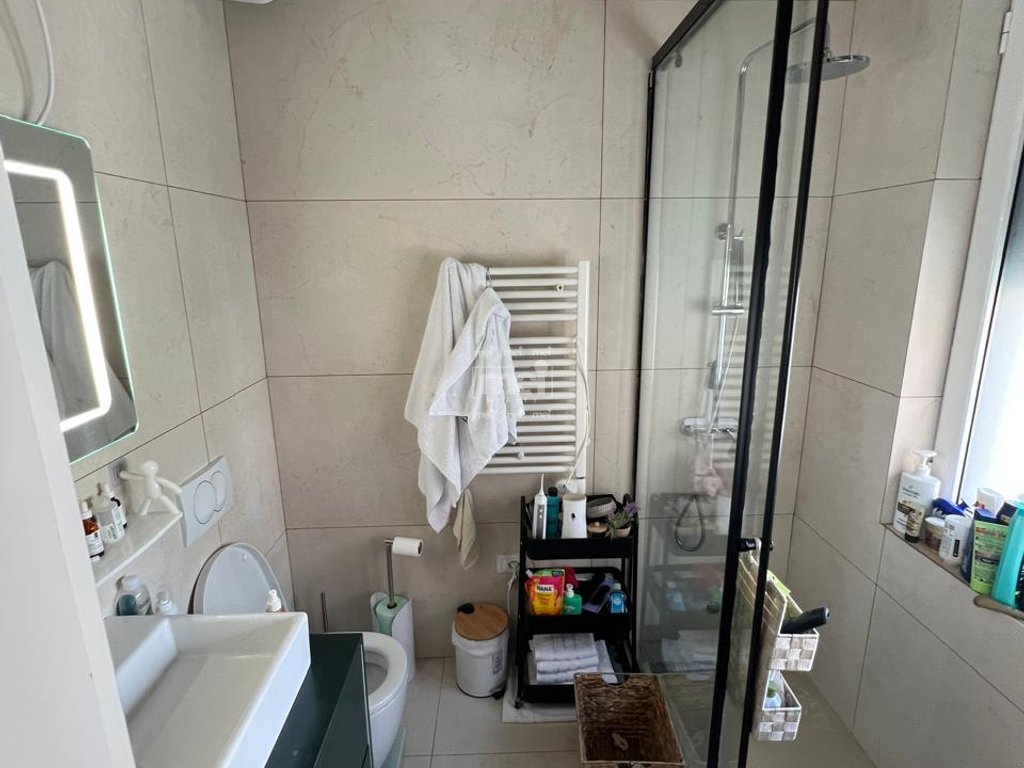 JEPET ME QIRA SUPER APARTAMENT 3+1+2 NE QENDER!