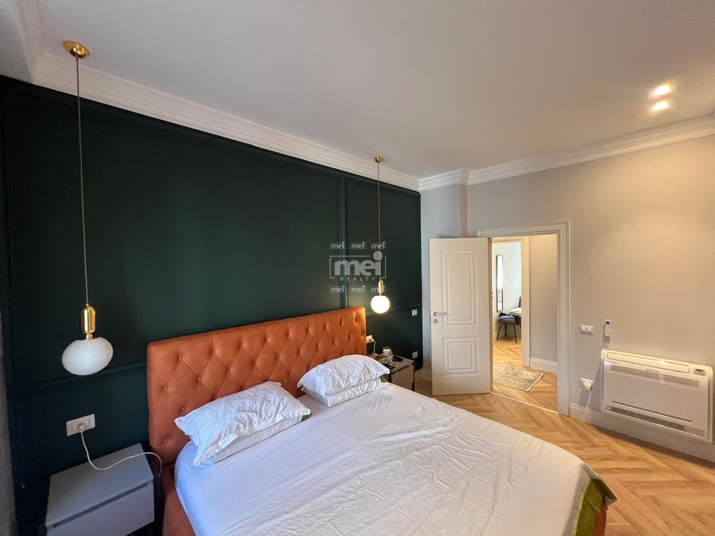 JEPET ME QIRA SUPER APARTAMENT 3+1+2 NE QENDER!