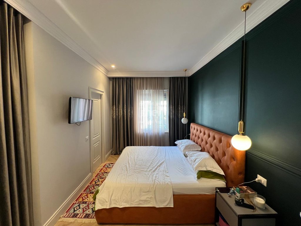 JEPET ME QIRA SUPER APARTAMENT 3+1+2 NE QENDER!