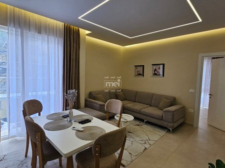 SHITET APARTAMENT 1+1 TEK MALI I ROBIT