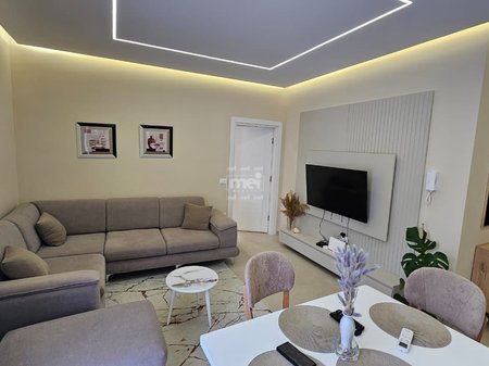 SHITET APARTAMENT 1+1 TEK MALI I ROBIT