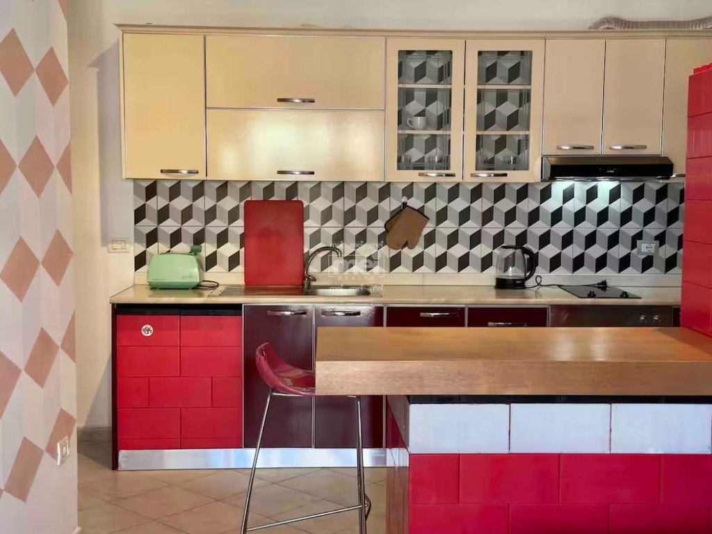 JEPET ME QIRA APARTAMENT 1+1 NE QENDER!