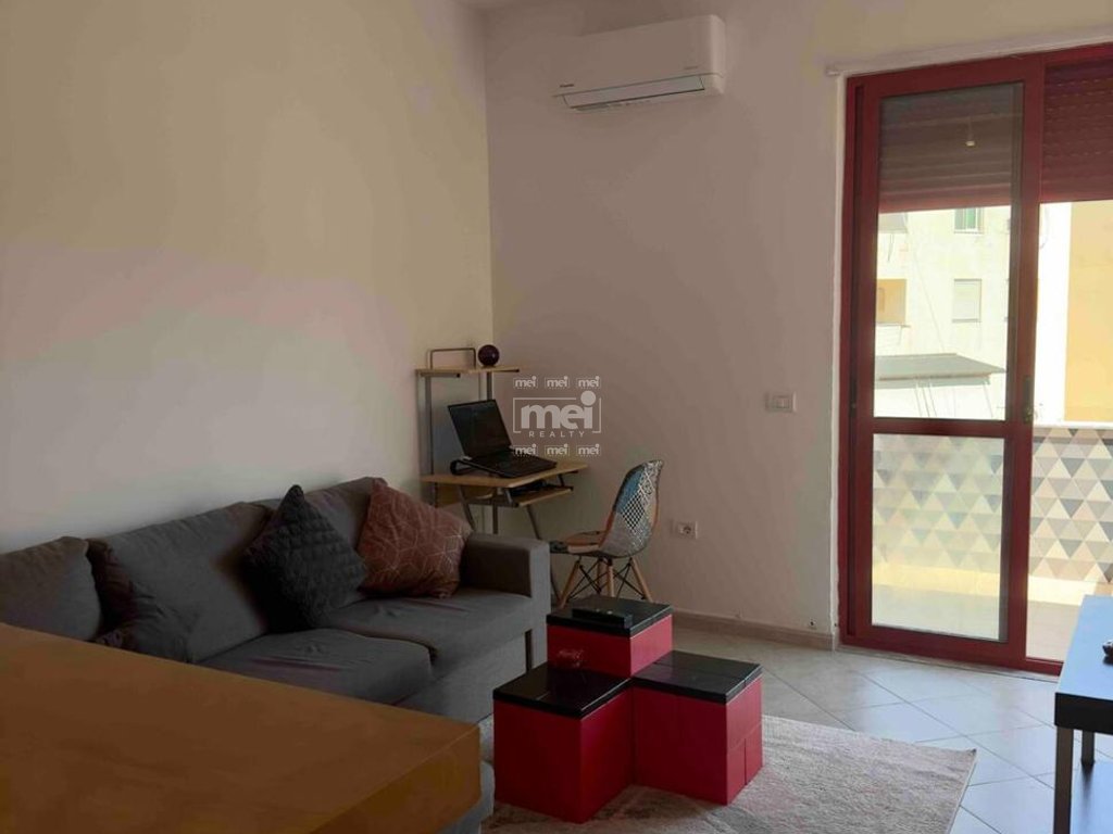 JEPET ME QIRA APARTAMENT 1+1 NE QENDER!