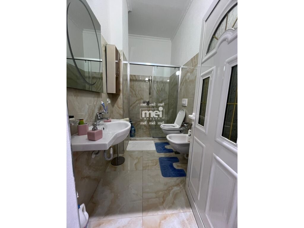 JEPET APARTAMENT ME QERA NE PLAZH  ILIRIA!