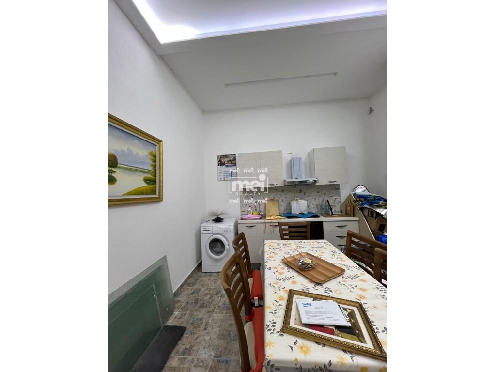 JEPET APARTAMENT ME QERA NE PLAZH  ILIRIA!