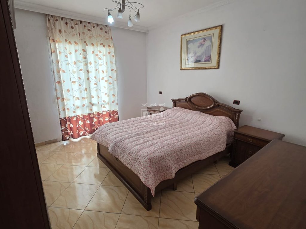 JEPET APARTAMENT ME QERA VALA PARK!