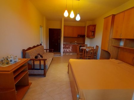 JEPET ME QIRA GARSONIERE NE PLEPA!