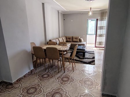JEPET ME QERA APARTAMENT 2+1 TEK TREGU FRUTA PERIMEVE!