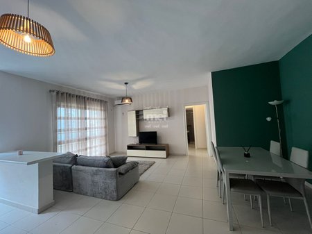 JEPET APARTAMENT ME QERA NE QENDER !