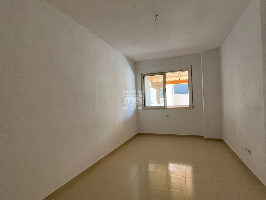 SHITET APARTAMENT 2+1+2 TEK ISH URT, DURRES!