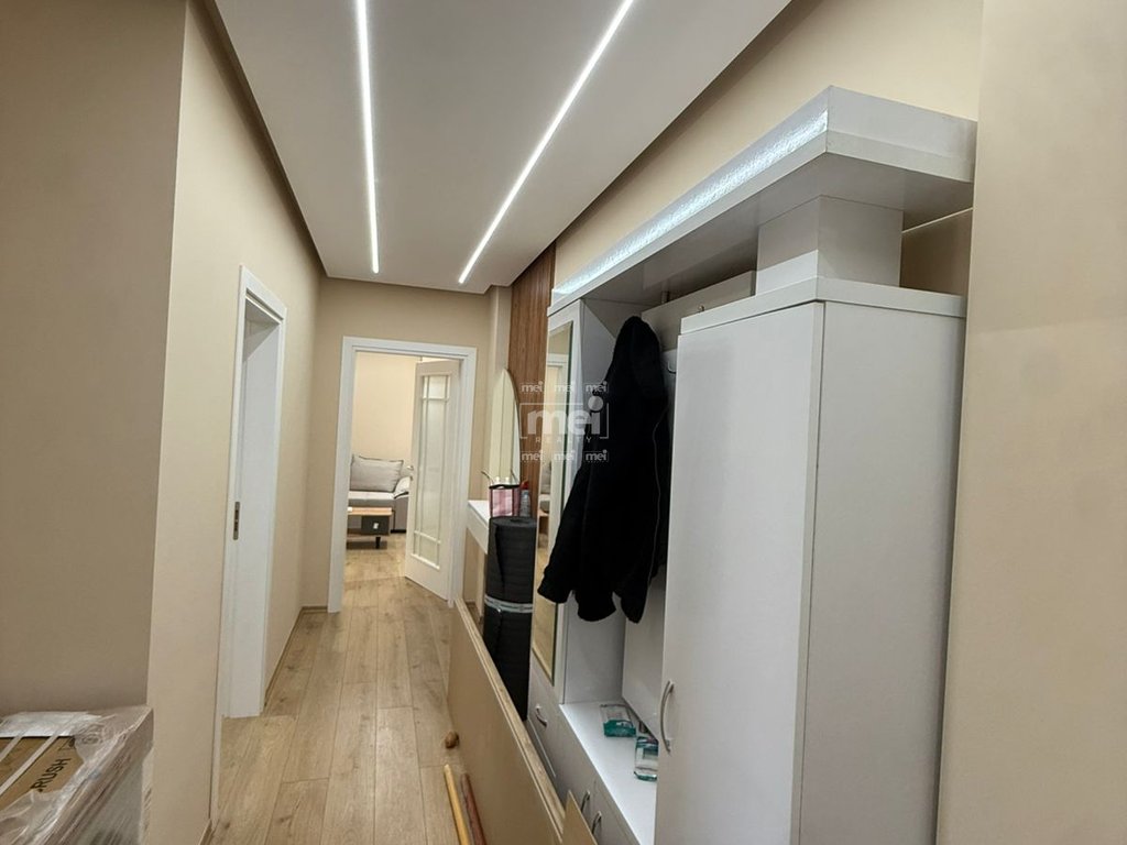 JEPET ME QERA APARTAMENT 2+1 PRANE ISH RAJONIT !