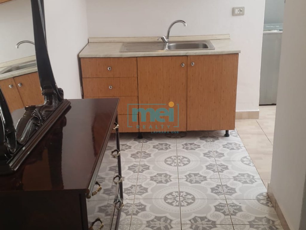 Jepet me Qera Shtëpi Private në Laprakë!