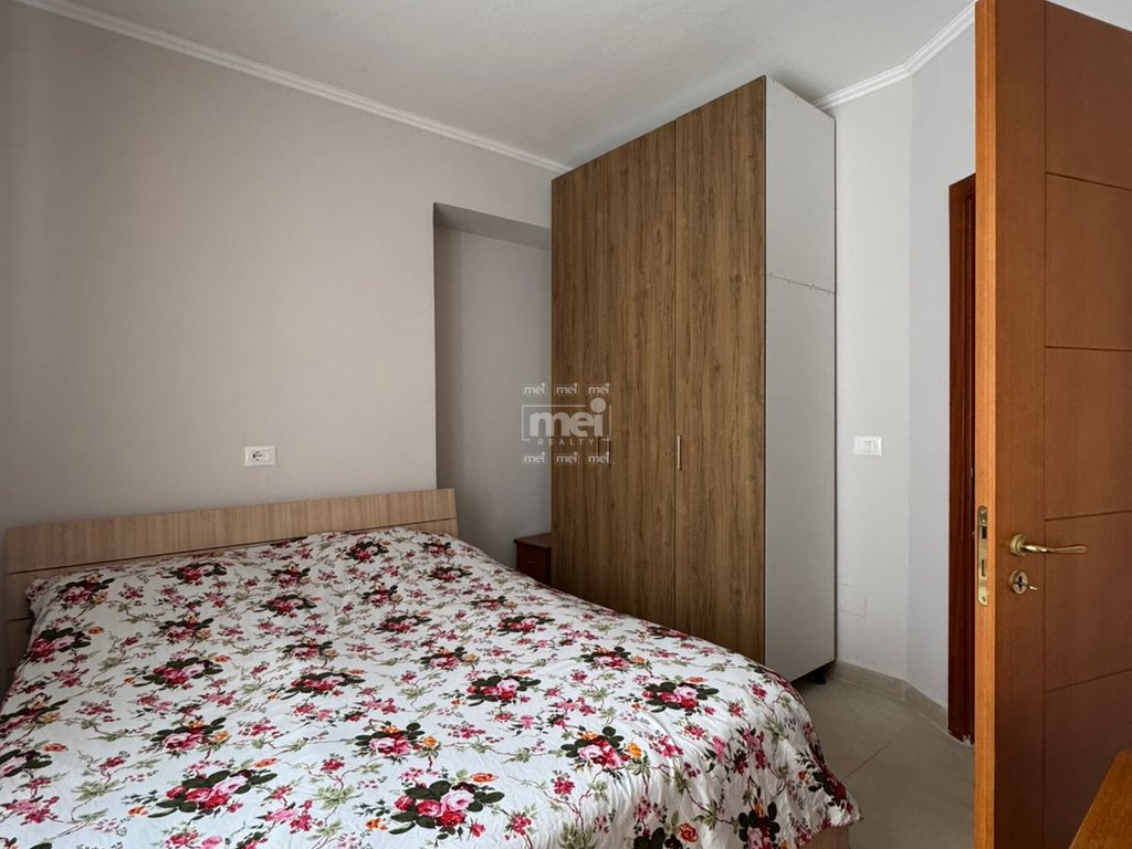 JEPET APARTAMENT ME QERA 2+1  NE PLAZH !