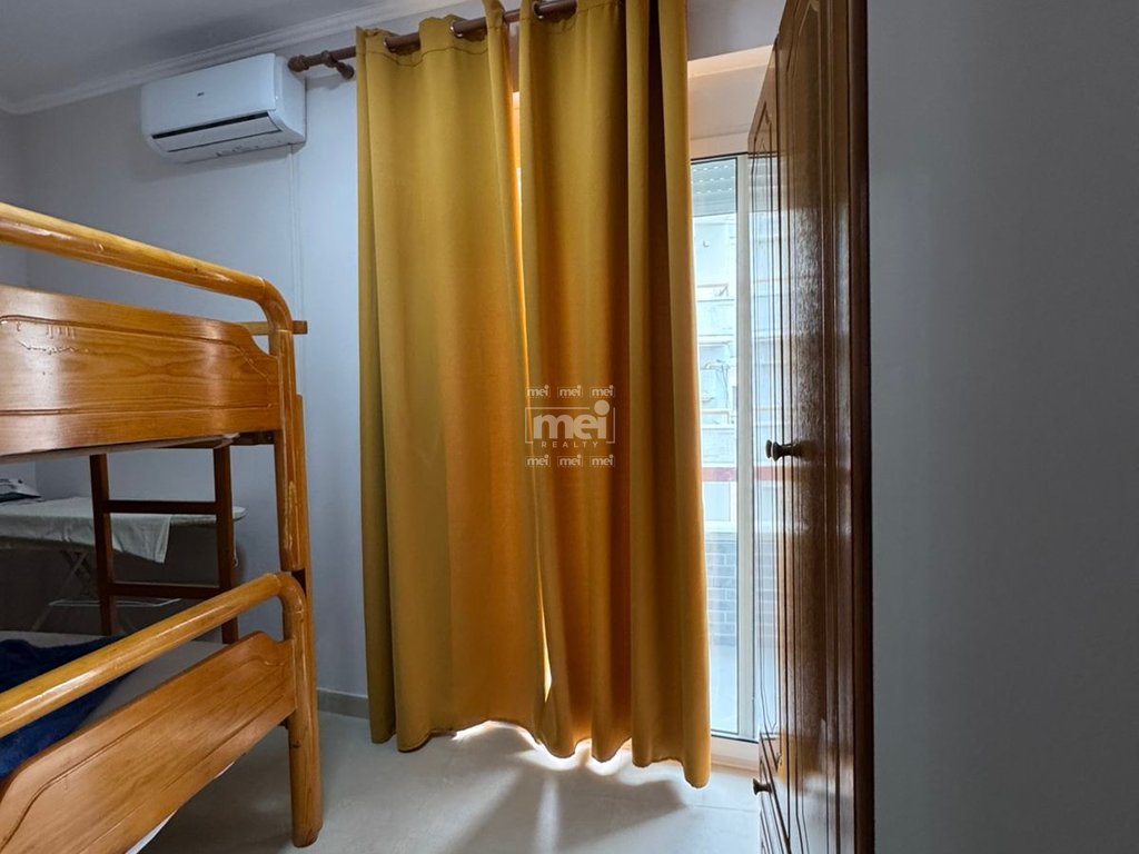 JEPET APARTAMENT ME QERA 2+1  NE PLAZH !