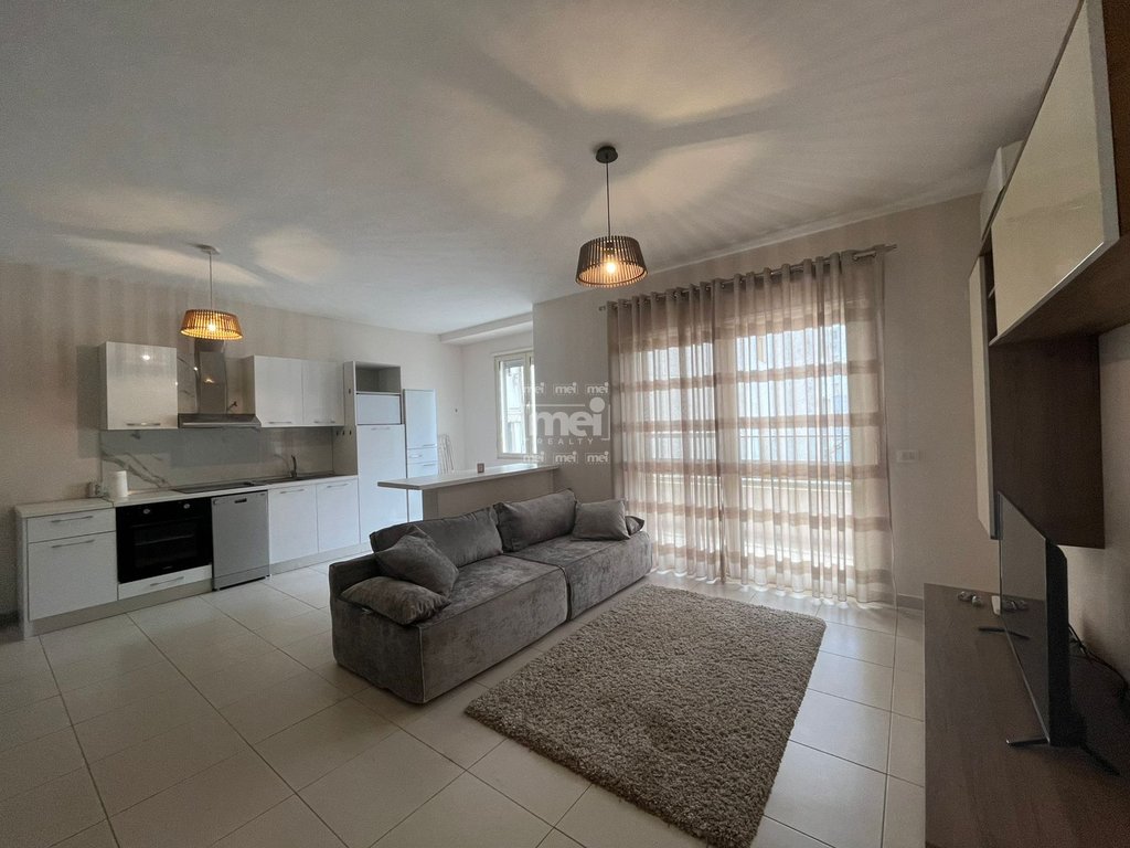 JEPET APARTAMENT ME QERA NE QENDER !