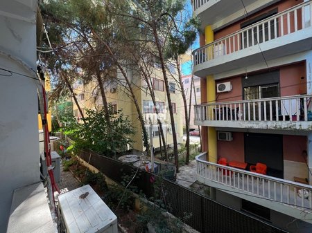 JEPET ME QIRA APARTAMENT 1+1 TEK SHKEMBI I KAVAJES!