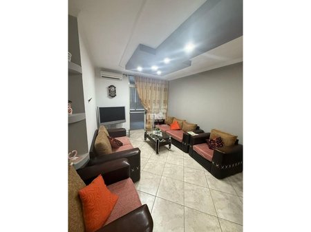 JEPET ME QIRA APARTAMENT 2+1+2 TEK GJYKATA!