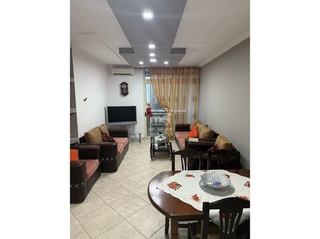 JEPET ME QIRA APARTAMENT 2+1+2 TEK GJYKATA!