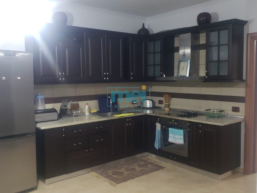 Jepet me Qera Super Apartament 2+1 pranë Delijorgjit!