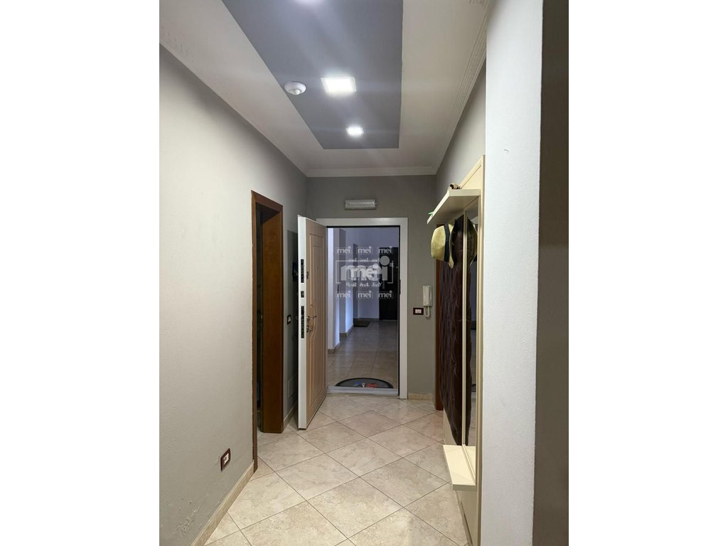 JEPET ME QIRA APARTAMENT 2+1+2 TEK GJYKATA!