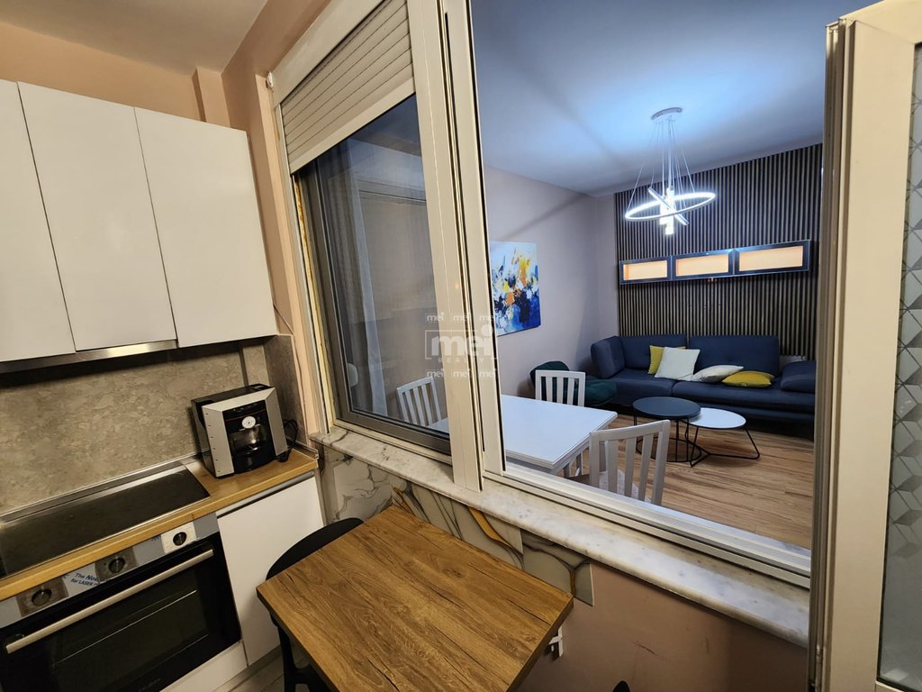 SHITET SUPER APARTAMENT 2+1 PRAN SPITALIT !