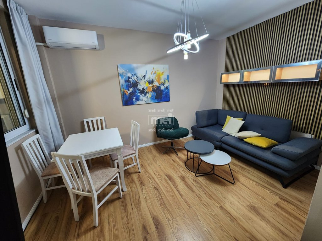 SHITET SUPER APARTAMENT 2+1 PRAN SPITALIT !