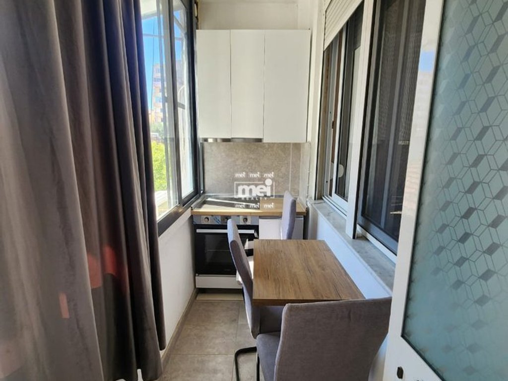 SHITET SUPER APARTAMENT 2+1 PRAN SPITALIT !