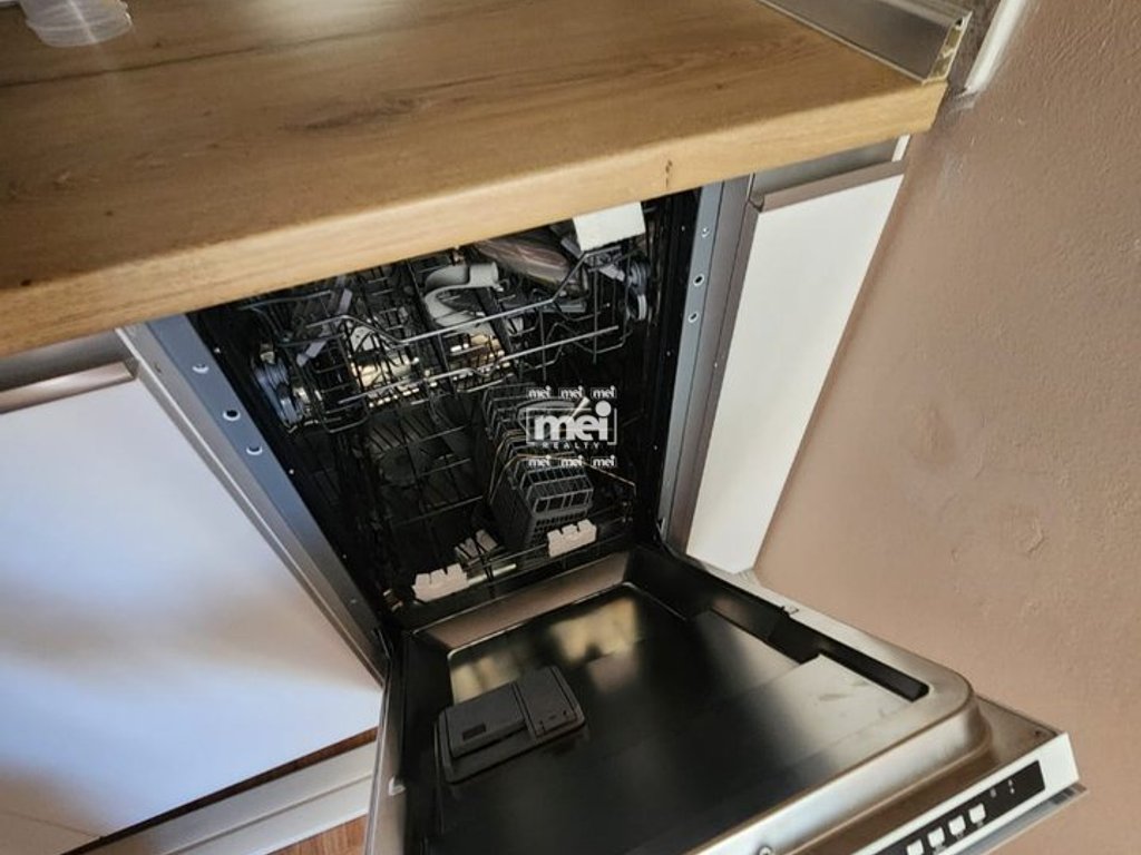 SHITET SUPER APARTAMENT 2+1 PRAN SPITALIT !