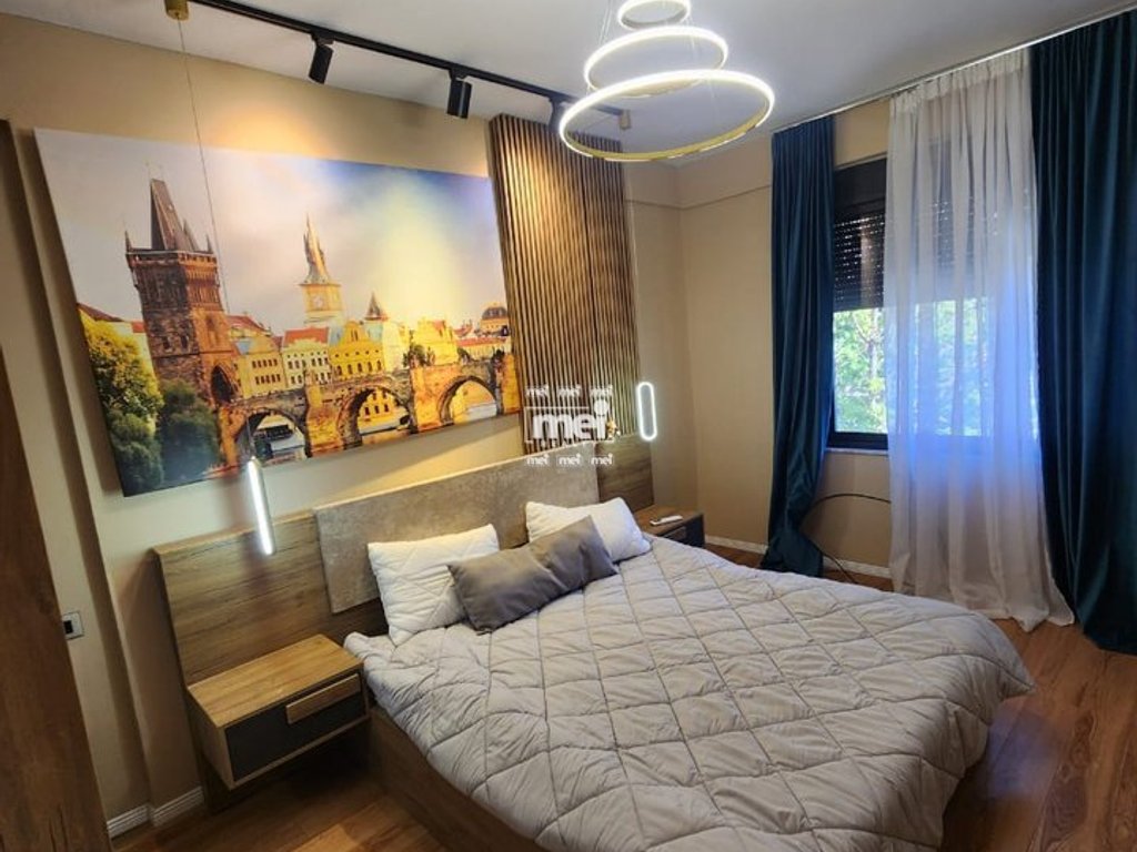 SHITET SUPER APARTAMENT 2+1 PRAN SPITALIT !